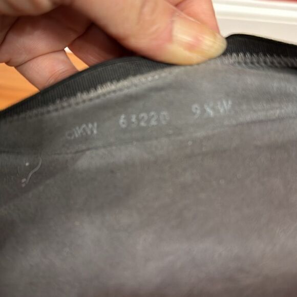 Stuart Weitzman Black Suede bow Low Heel Pumps Size 9.5 - Picture 4 of 9